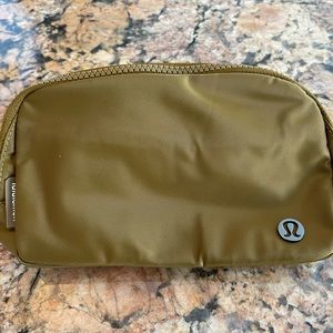 Brand new lululemon belt bag